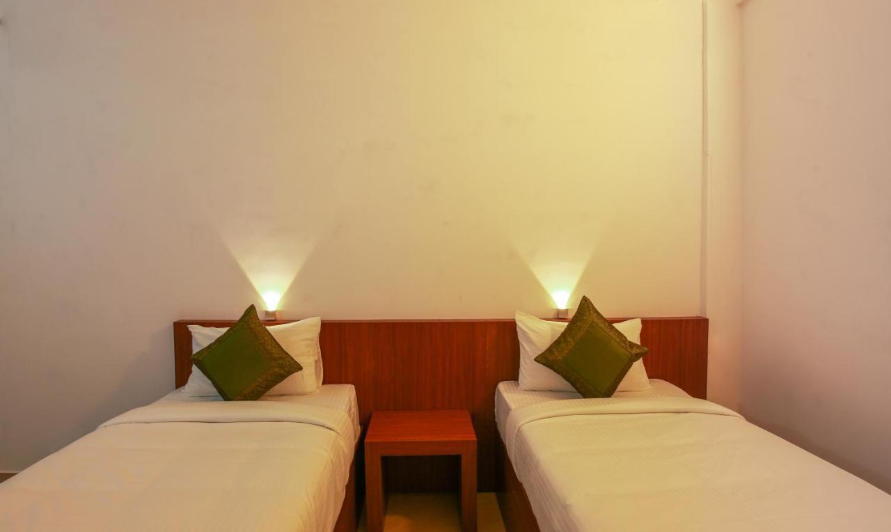 Phoenix Holidays Kochi Exterior foto