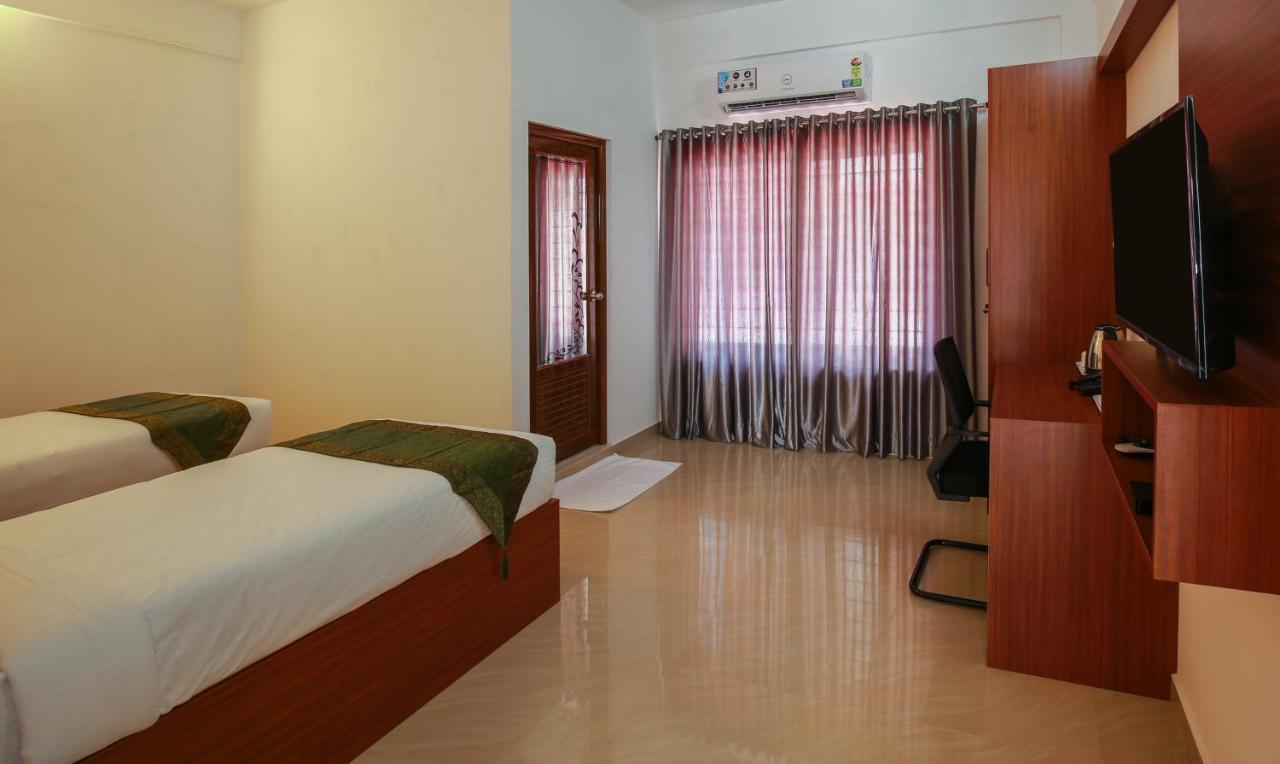Phoenix Holidays Kochi Exterior foto