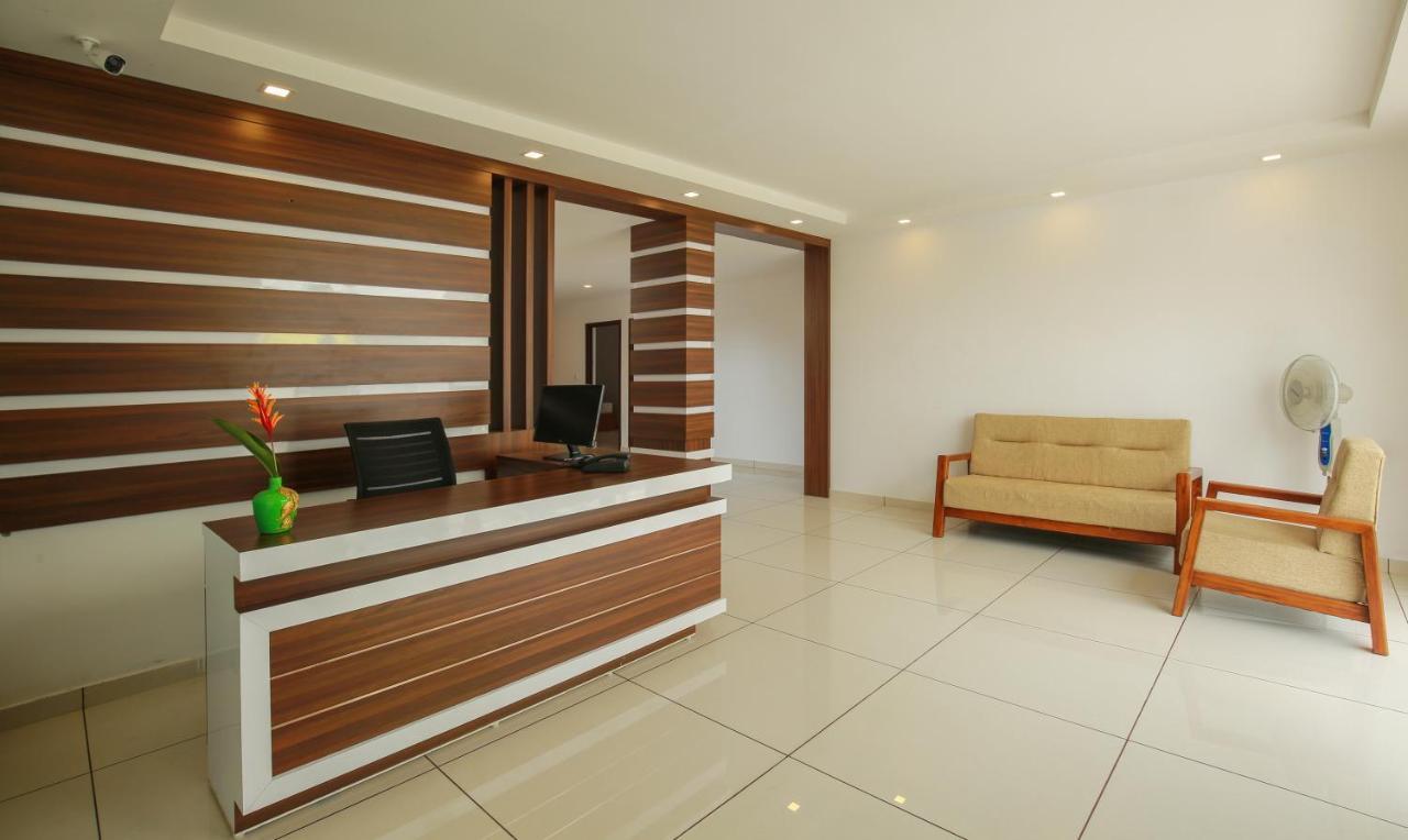 Phoenix Holidays Kochi Exterior foto